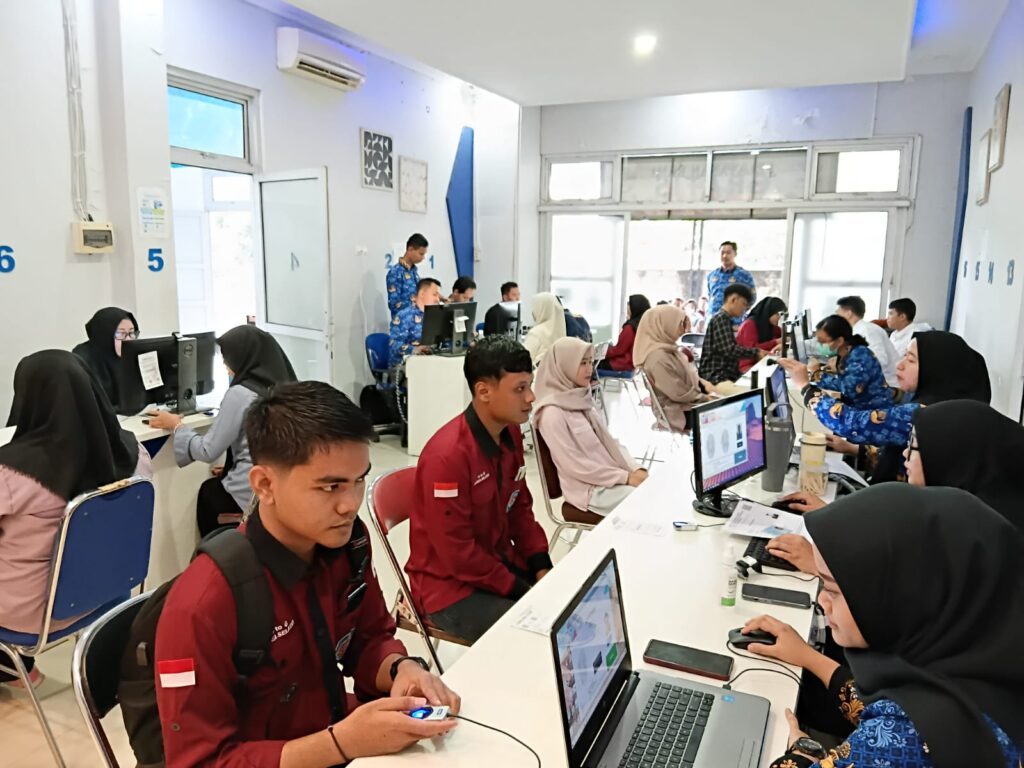 Pelaksanaan Perekaman Biometrik dan Verifikasi Dokumen CPMI G to G UBT Umum Sektor Manufaktur 2025 di BP3MI Jawa Tengah